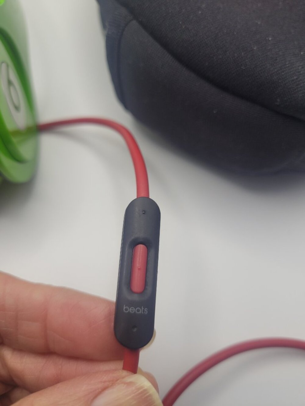 Beats by Dr Dre Solo HD Green Wired On-Ear Headphones w/ Case Foldable - Tested - Picture 7 of 13